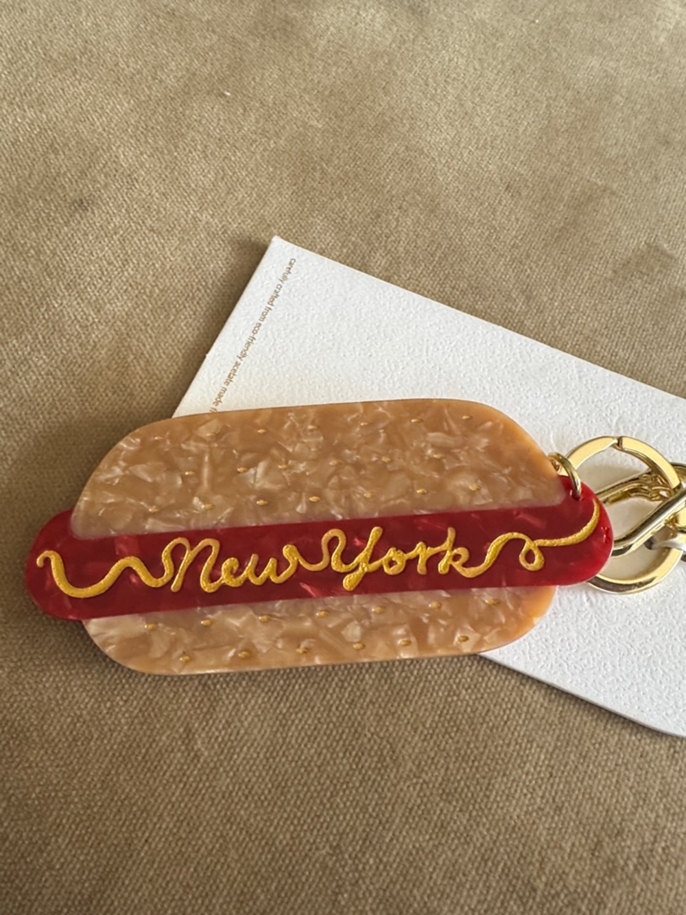 Solar Eclipse New York Resin Hot Dog Keychain - Red & Beige - Picture 2 of 2